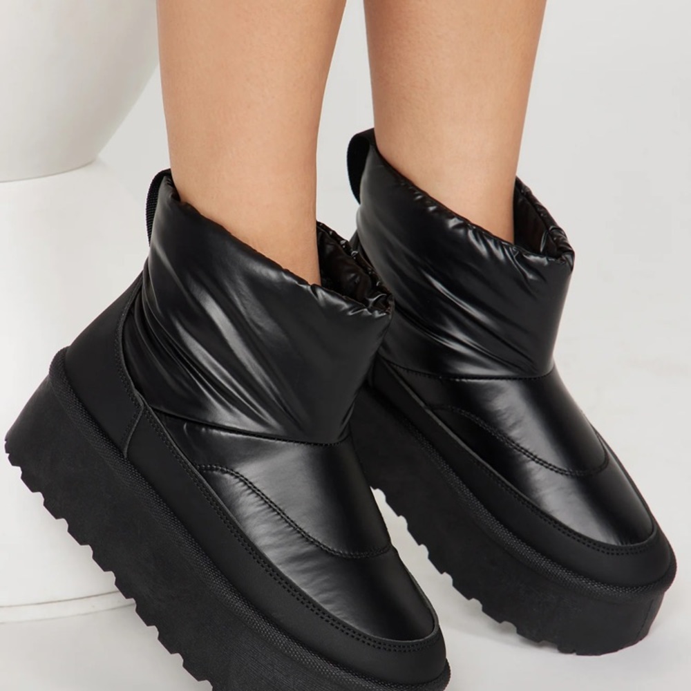 Winter Boots - Picture 6 of 9